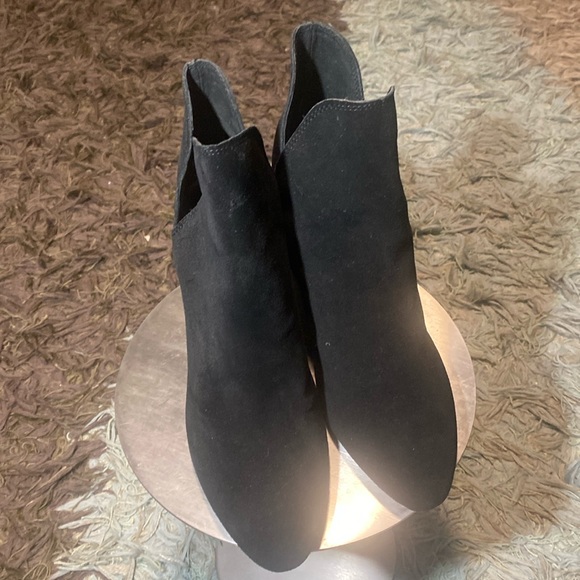 Steve Madden Shoes - NWOT STEVE MADDEN BLACK SUEDE ROOKIE BOOTIE